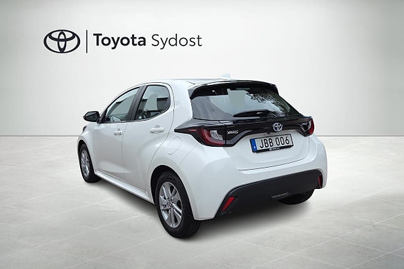 Toyota Yaris 18 of 21