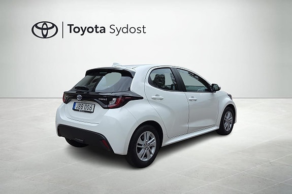 Toyota Yaris 3 of 21