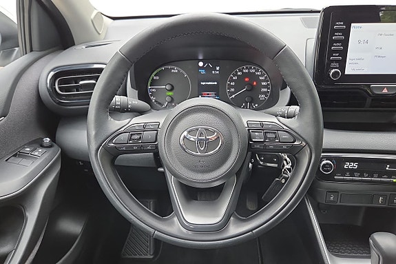 Toyota Yaris 13 of 21