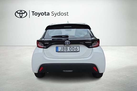 Toyota Yaris 5 of 21