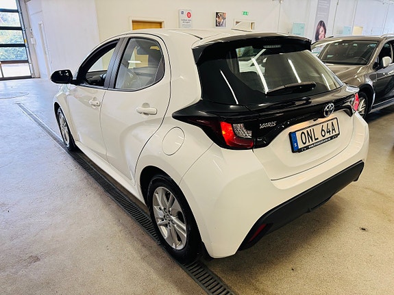 Toyota Yaris 16 of 24