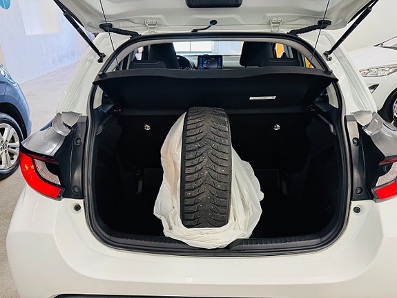 Toyota Yaris 12 of 24