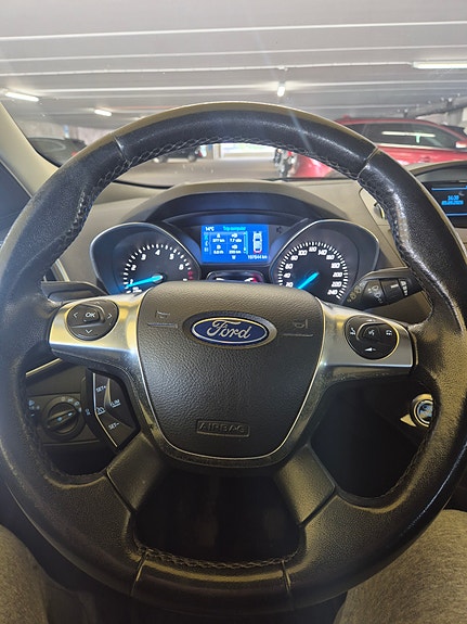 Ford Kuga 10 of 13