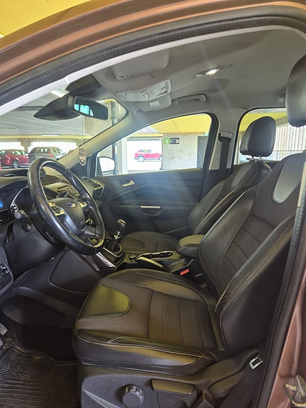 Ford Kuga 8 of 13