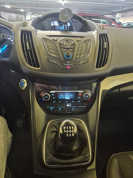 Ford Kuga 9 of 13