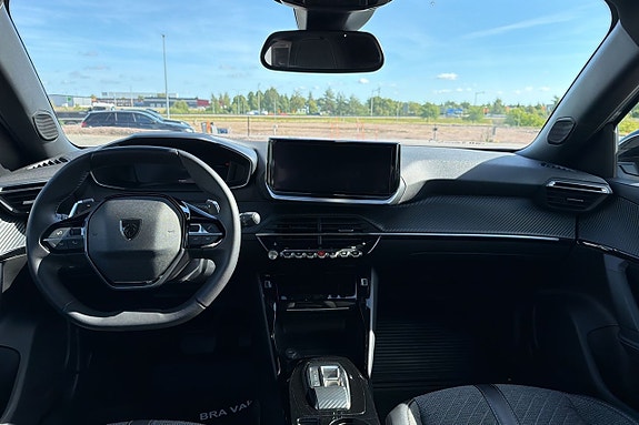 Peugeot 2008 6 of 8