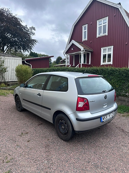 Volkswagen Polo 2 of 6