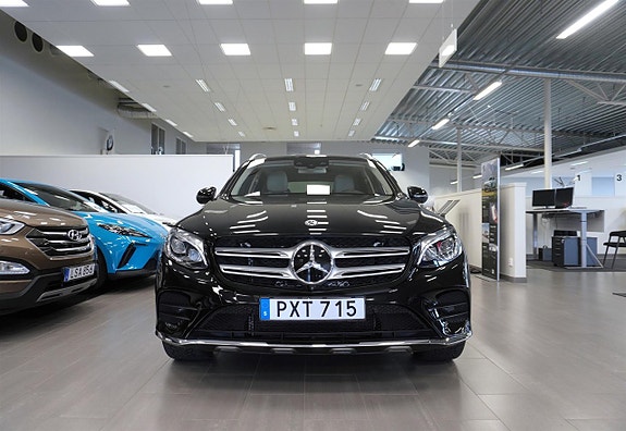 Mercedes-Benz GLC250 d 2 of 26