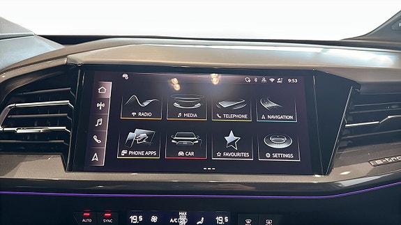 Audi Q4 e-tron 9 of 19