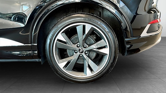 Audi Q4 e-tron 6 of 19