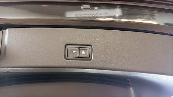 Audi Q4 e-tron 13 of 19