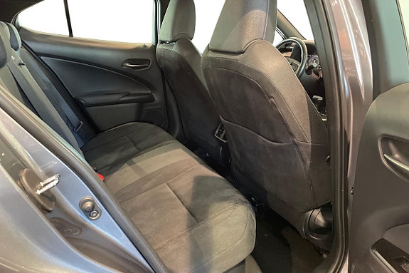 Lexus UX250h 9 of 25