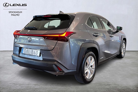 Lexus UX250h 4 of 25