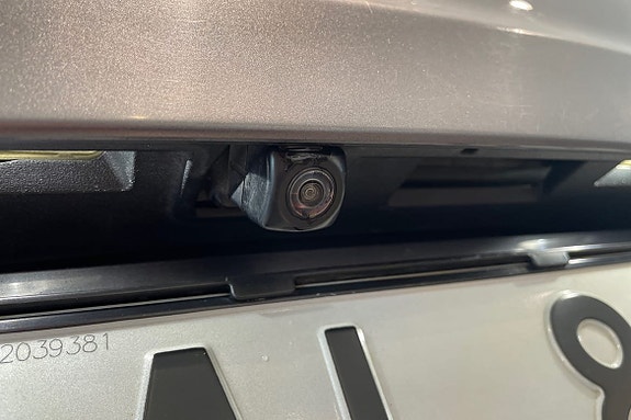 Lexus UX250h 24 of 25