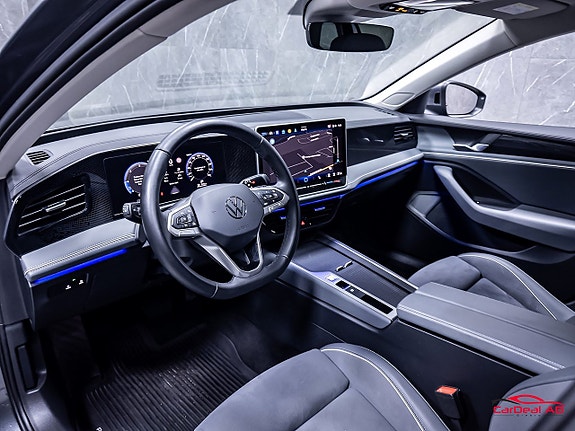 Volkswagen Passat 11 of 30