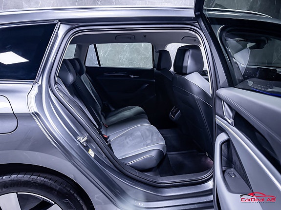 Volkswagen Passat 16 of 30