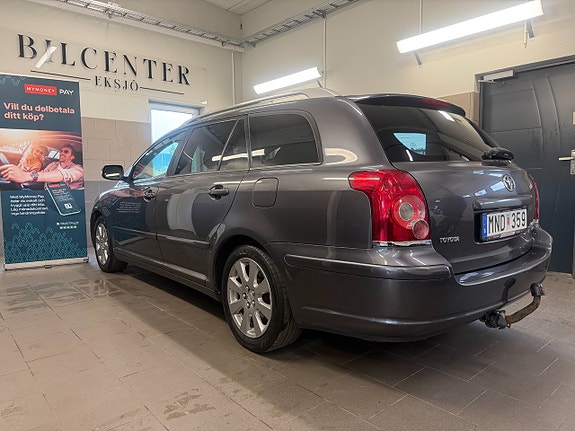 Toyota Avensis 2 of 11