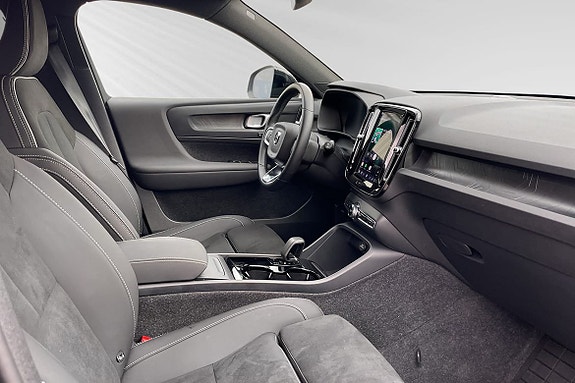 Volvo EX40 10 of 15