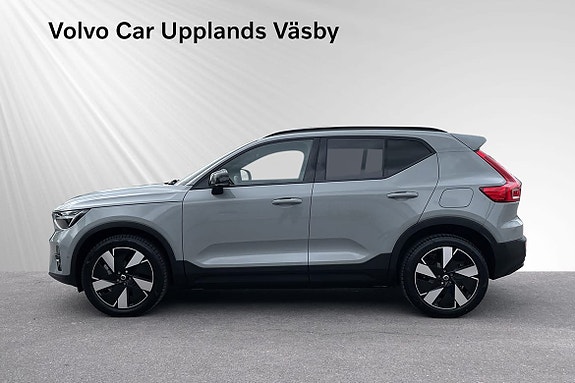 Volvo EX40 3 of 15