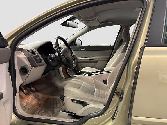 Volvo V50 9 of 17