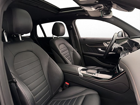 Mercedes-Benz EQC400 29 of 30