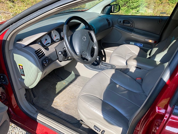 Dodge Intrepid 4 of 4