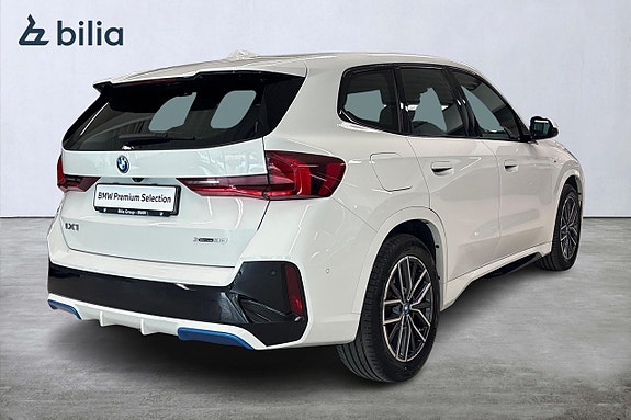 BMW iX1 17 of 18