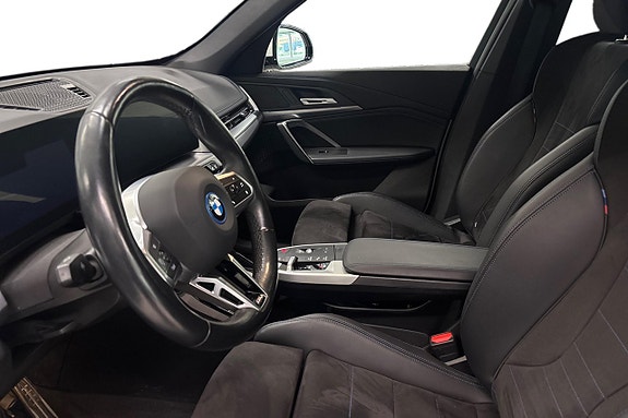 BMW iX1 12 of 18