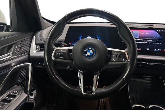 BMW iX1 9 of 18