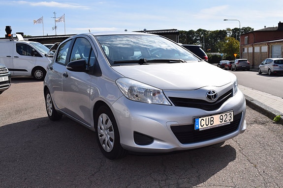 Toyota Yaris 7 of 11