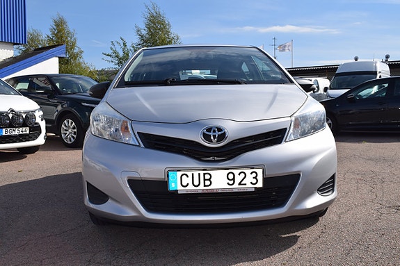 Toyota Yaris 8 of 11