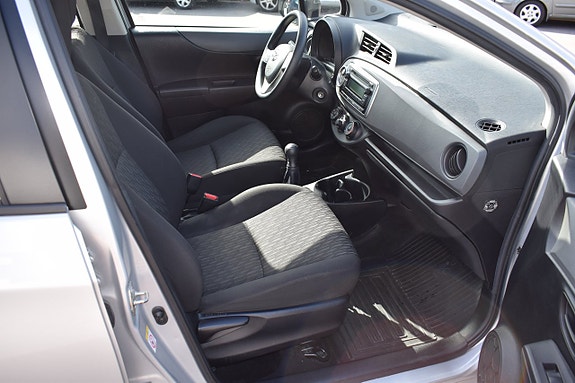 Toyota Yaris 10 of 11