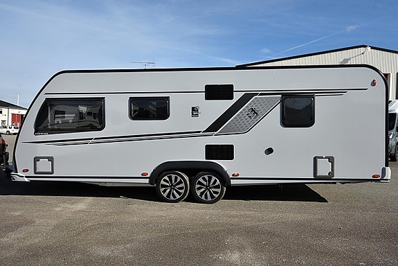 Knaus 650 UDF Südwind Black Selection, Barnkammare 5 of 7
