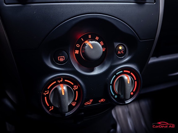 Nissan Micra 24 of 27
