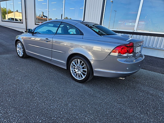 Volvo C70 4 of 7