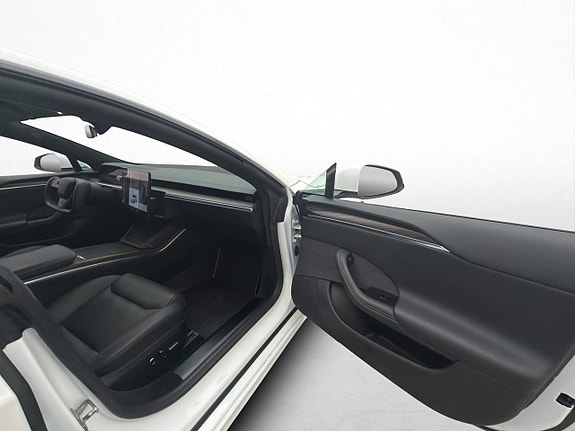 Tesla Model S 27 of 30