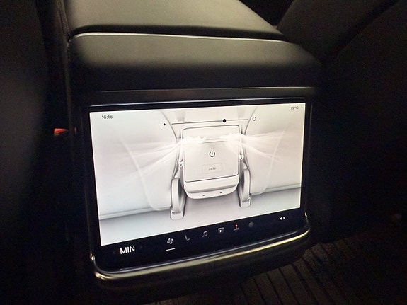 Tesla Model S 26 of 30