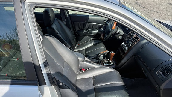 Mitsubishi Galant 8 of 11
