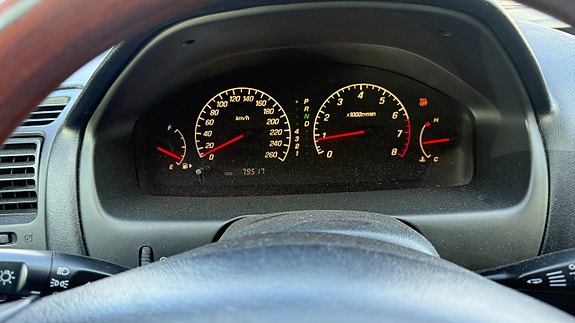 Mitsubishi Galant 3 of 11