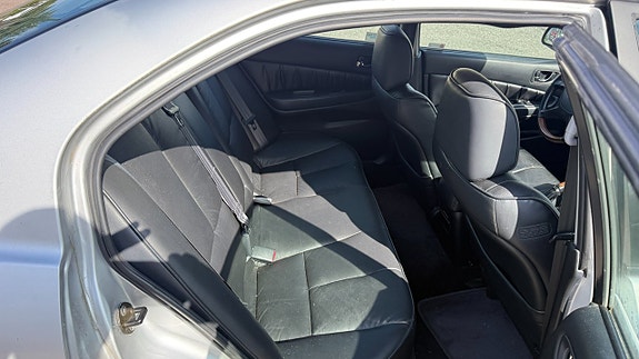 Mitsubishi Galant 9 of 11