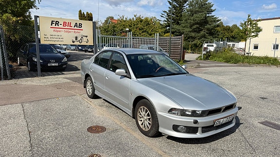 Mitsubishi Galant 2 of 11