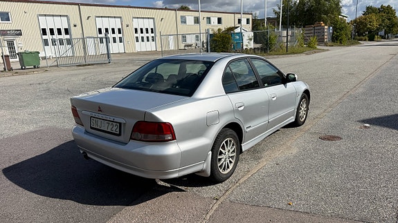 Mitsubishi Galant 5 of 11