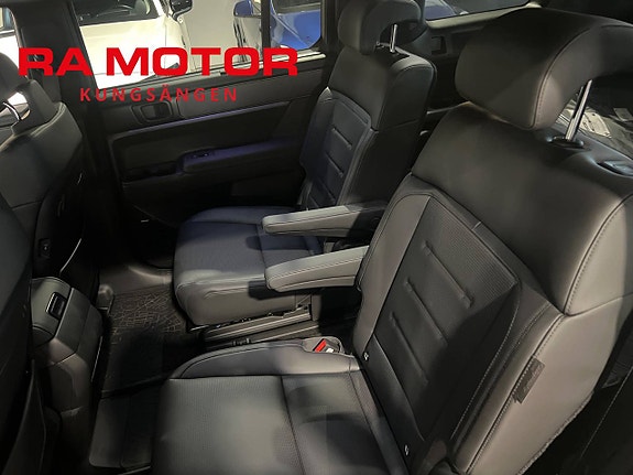Hyundai Santa Fe 10 of 18