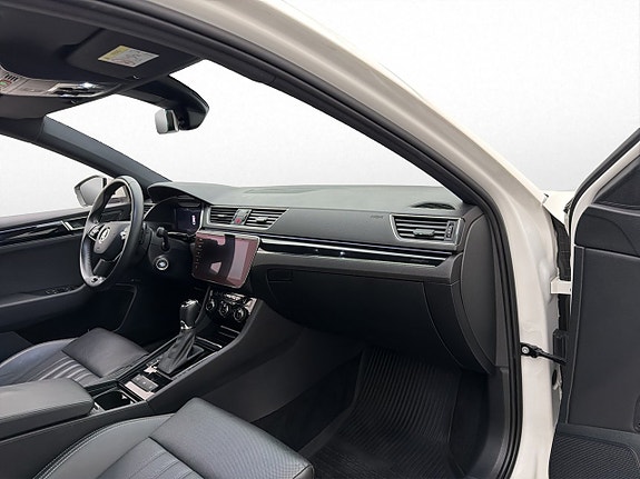 Skoda Superb 15 of 30