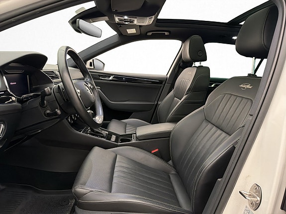 Skoda Superb 12 of 30