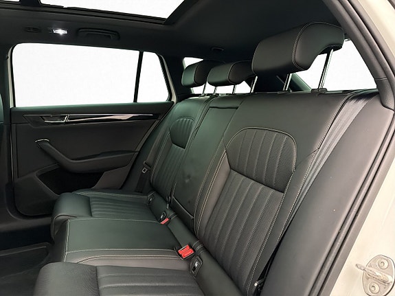 Skoda Superb 16 of 30