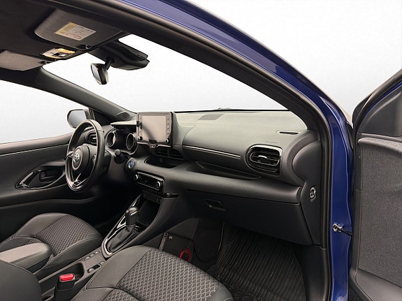 Toyota Yaris 13 of 30