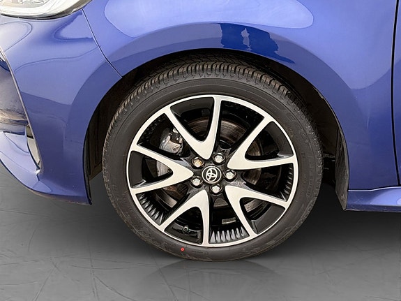 Toyota Yaris 30 of 30