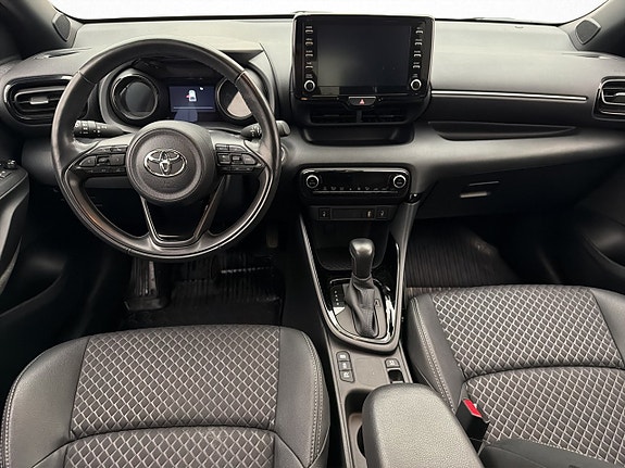 Toyota Yaris 15 of 30