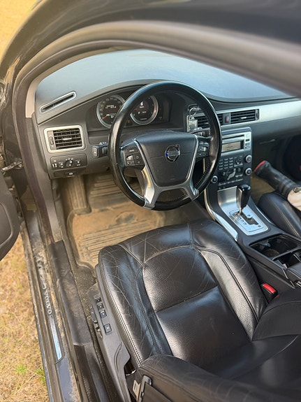 Volvo V70 7 of 11